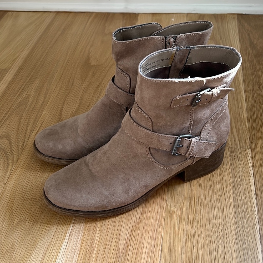 DV size 11 Booties